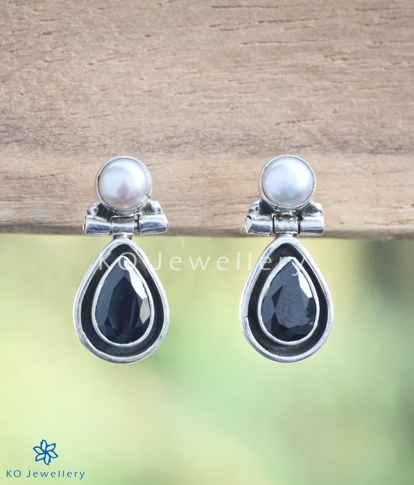 Stunning black zircon and pearl earrings handcrafted to perfection