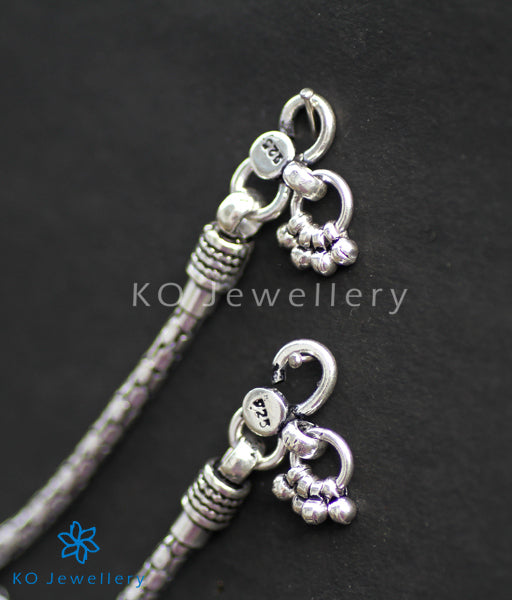Silver ankle chain with hook for easy wear