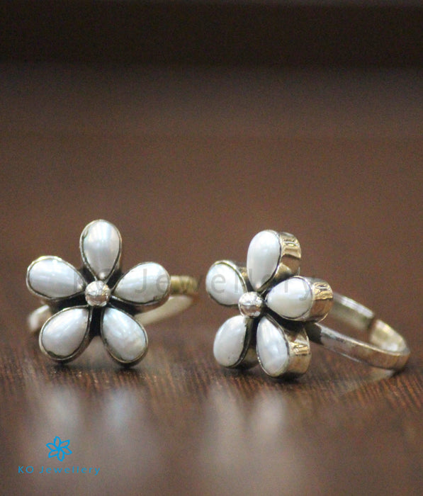 The Arpita Silver Toe-Rings (Pearl)
