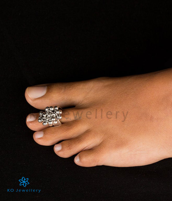 The Kadambini Silver Toe-Rings